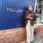 Manisha Koirala Instagram - Some deep philosophical questions are arising in my head !! 😉