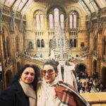 Manisha Koirala Instagram - Why I love visiting London..? Coz there are so many things I love I get to do.. #museum #opera #friends #films #food #ballet #broadwaymusical above all meet #oldfriends n #newfriends