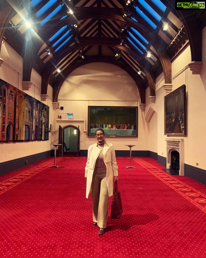 Manisha Koirala Instagram - Tea reception and tour with the Chairman for Culture @munsur.ali @guildhallartlondon @cityoflondon City of London Guildhall