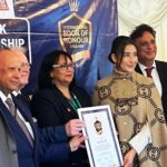 Manisha Koirala Instagram - Thank you #baronessverma for giving me this honour!! I m deeply touched !! For an artist to be recognised for their work is the biggest thing ever!! Also for small charities I do..in your speech you said the importance of giving back was huge n that’s one key lesson I learned too!!!! Thank you for the love 🙏🏻🙏🏻🙏🏻 #houseoflords #internationalbookofawards House Of Lords, Houses Of Parliament