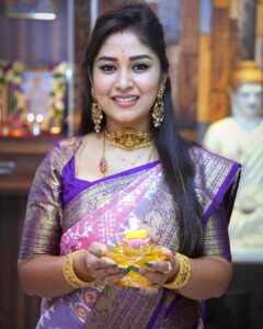 Manjula Paritala Instagram - #Happy Deepawali 🪔 #deepawalivibes⭐️✨💥⭐️ #deepawalicelebration 

#twillikkathsarees @roopikahandlooms