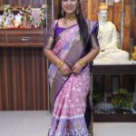 Manjula Paritala Instagram – #Happy Deepawali 🪔 #deepawalivibes⭐️✨💥⭐️ #deepawalicelebration 

#twillikkathsarees @roopikahandlooms