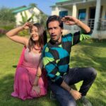 Mansi Srivastava Instagram – Here in your City today #ambikapur ❤️ 
With the energetic @karansharmaa_official 😅😀 and today’s amazing team 🎉

@talentfullon @abhi1_15 @swati1475 @rishiagrwal