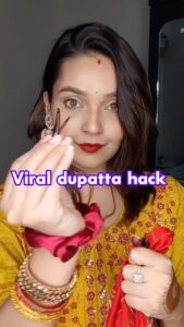 Mansi Srivastava Instagram - From Mehendi to dupatta ,
Everything was DIY this Karwachauth 😅❤️
 

Jhumkis by @she_wariya 🌸

#viraldupattahack