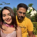 Mansi Srivastava Instagram – Here in your City today #ambikapur ❤️ 
With the energetic @karansharmaa_official 😅😀 and today’s amazing team 🎉

@talentfullon @abhi1_15 @swati1475 @rishiagrwal