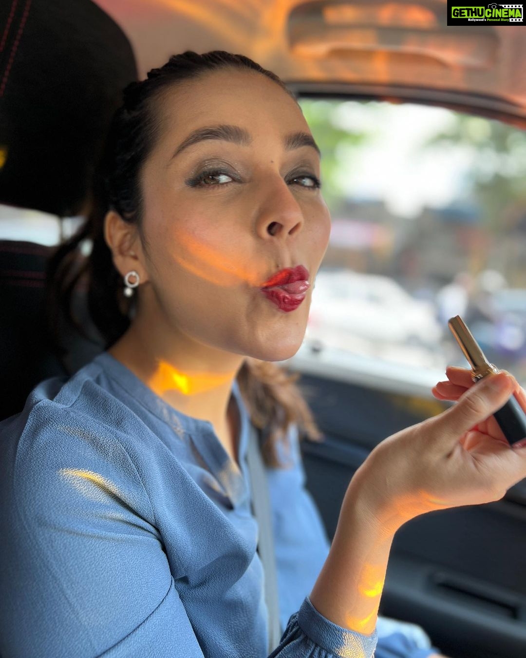 Mansi Srivastava Instagram - Posting random clicks today on feed , canβt take risk of just posting on story , what if october goes for a toss ππ€π