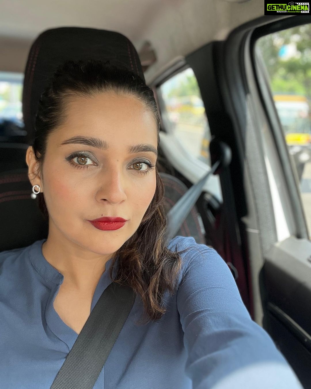 Mansi Srivastava Instagram - Posting random clicks today on feed , canβt take risk of just posting on story , what if october goes for a toss ππ€π