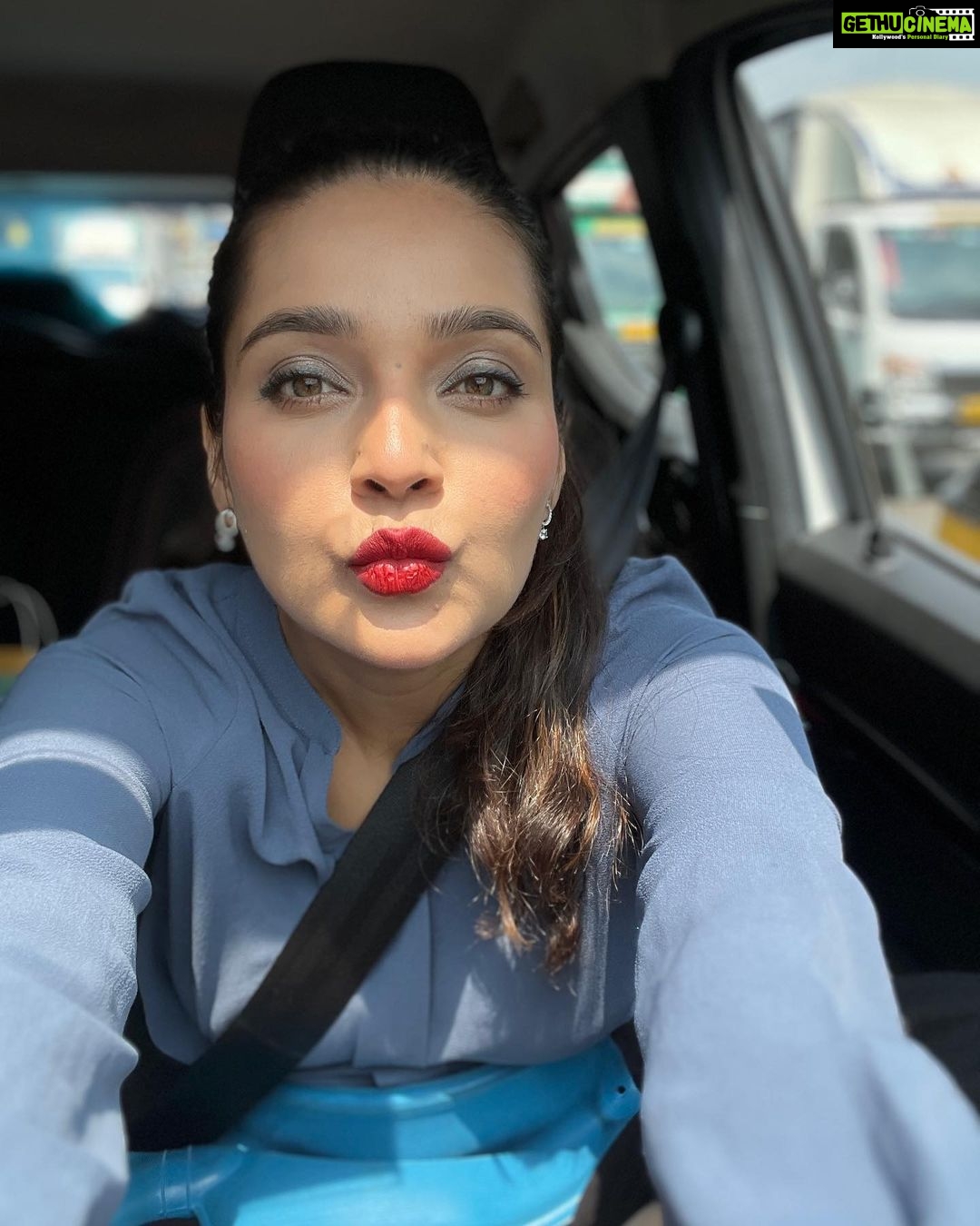 Mansi Srivastava Instagram - Posting random clicks today on feed , canβt take risk of just posting on story , what if october goes for a toss ππ€π