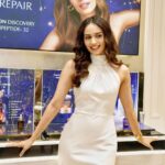 Manushi Chhillar Instagram - A memorable evening with @esteelauder @esteelauderin 💙💙 Palladium Mumbai