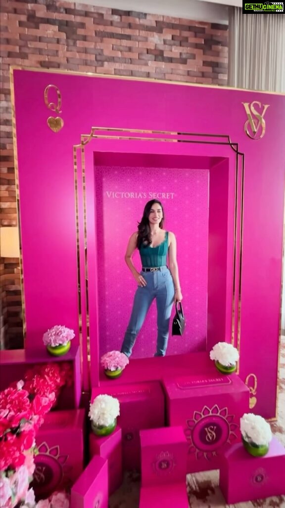 Manushi Chhillar Instagram - The Victoria’s secret brunch, a platform to celebrate womanhood. An intimate gathering for like minded women to network and bring positive changes. It was truly a privilege to host and be part of this event! #Victoriassecretindia @Vspinkindia #VSBrunch #VSLovesIndia