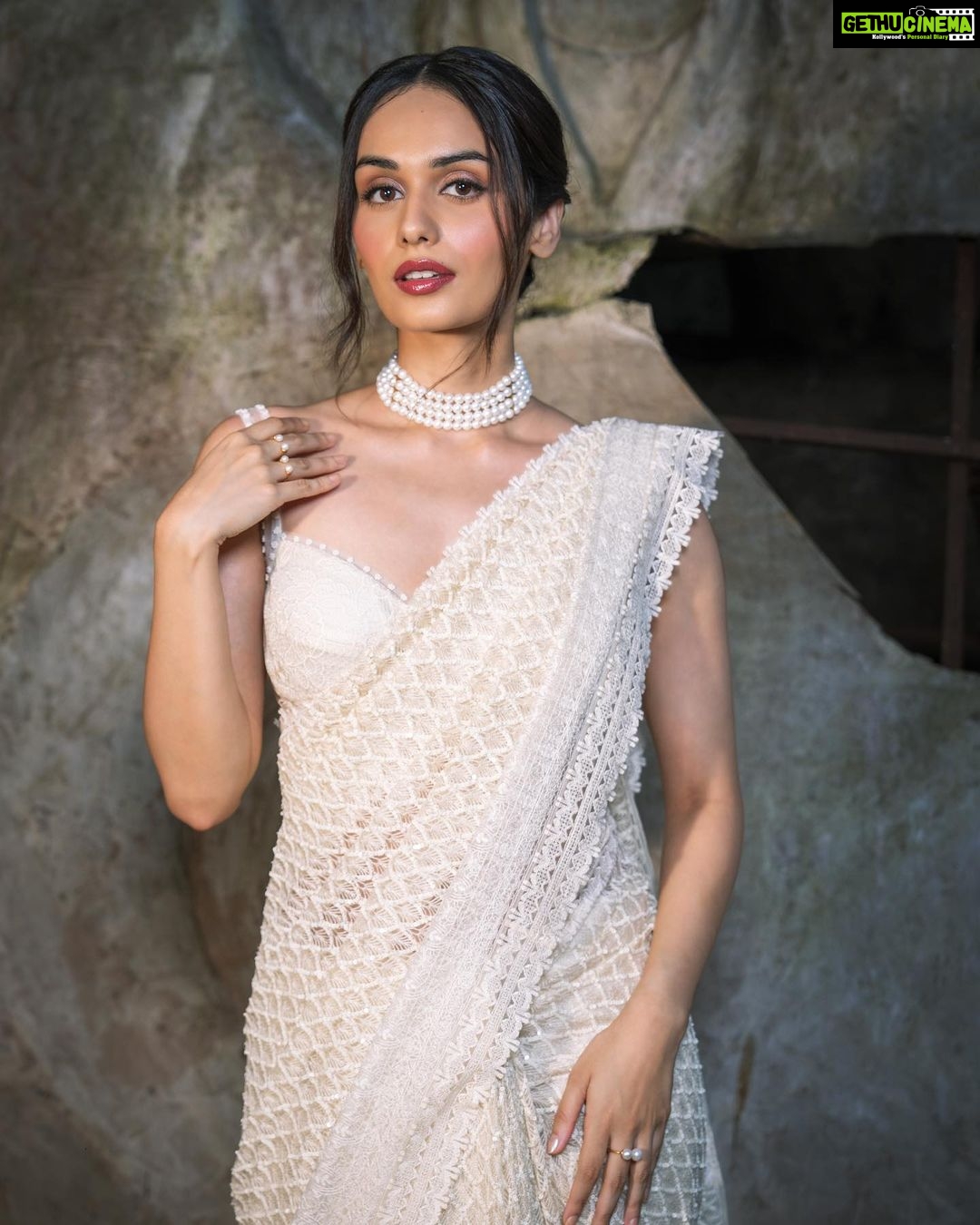 Manushi Chhillar Instagram - Every Saree tells a story, can you read mine? 🤍