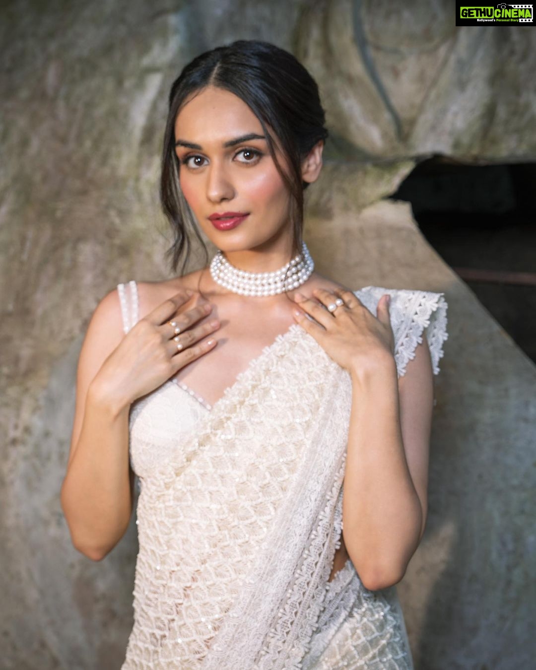 Manushi Chhillar Instagram - Every Saree tells a story, can you read mine? 🤍
