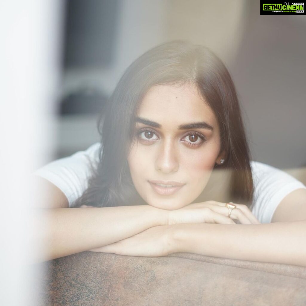 Manushi Chhillar Instagram - Can’t keep my eyes off of you 🎶🎵