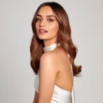 Manushi Chhillar Instagram - Excited, honoured and absolutely thrilled to announce that I am the newest @esteelauder Global Brand Ambassador! More wonderful things to come with @esteelauder ! #EsteeGlobalAmbassador