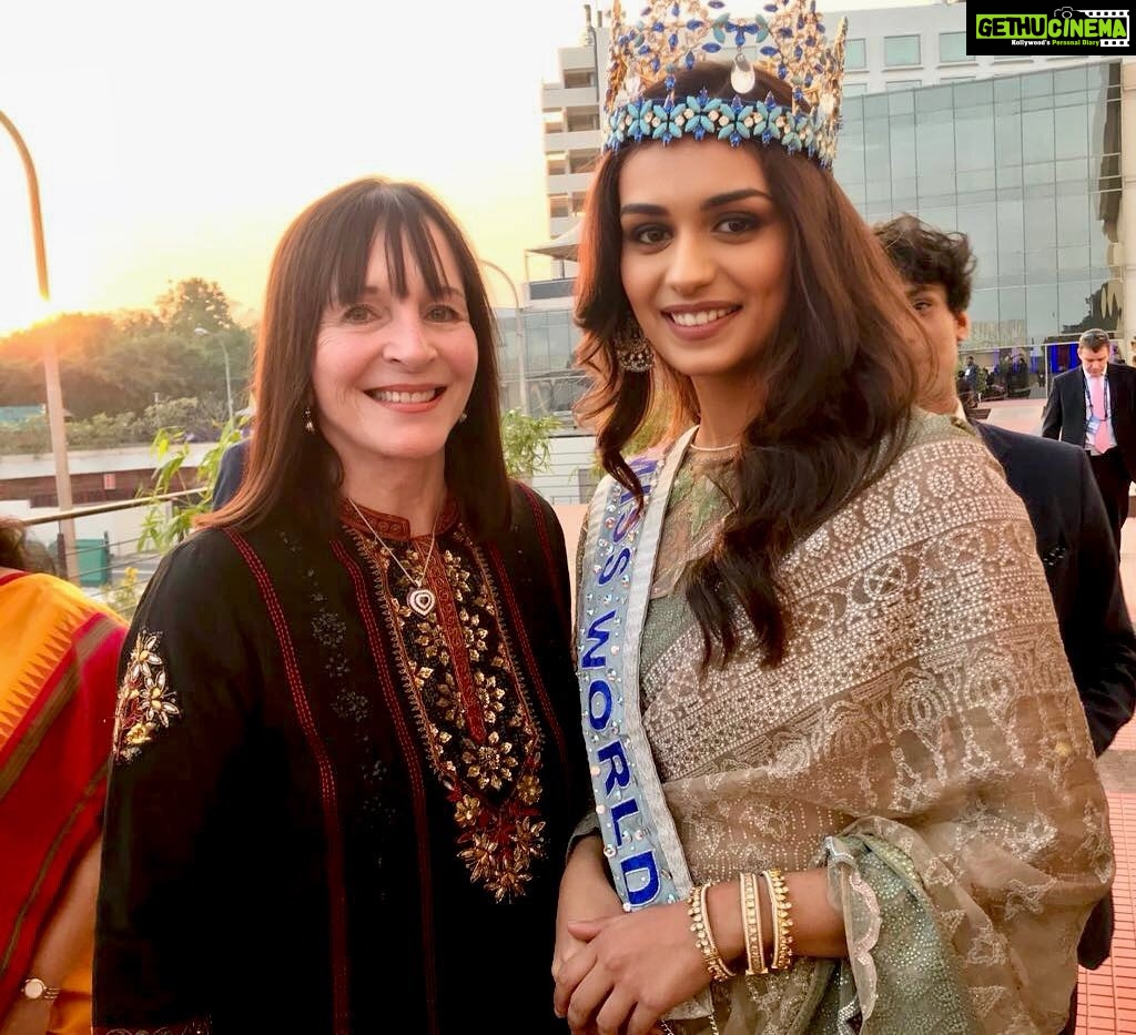 Manushi Chhillar Instagram - Happy Birthday JEM ❤️❤️ Will always cherish our time together, your stories, your wisdom and most importantly your sense of humour! Lots of love ❤️❤️ @missworld