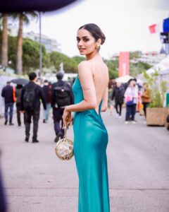 Manushi Chhillar Instagram - Just a normal day at #Cannes 
👗👗👗

Outfit - @galvanlondon
HMU - @gpkritikos 
Earrings - @viangevintage
Ring- @bblinggbymeghana 
Footwear - @giuseppezanotti
Bag - @aispi.co x Rosantica
Styled by - @sheefajgilani 
Team - @astha_kothari @sabrinawhite98 @everythingsanch @kanishka.__