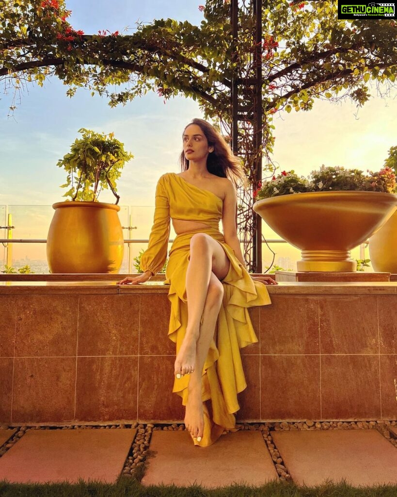 Manushi Chhillar Instagram - Sunset paints thy sky 🌇