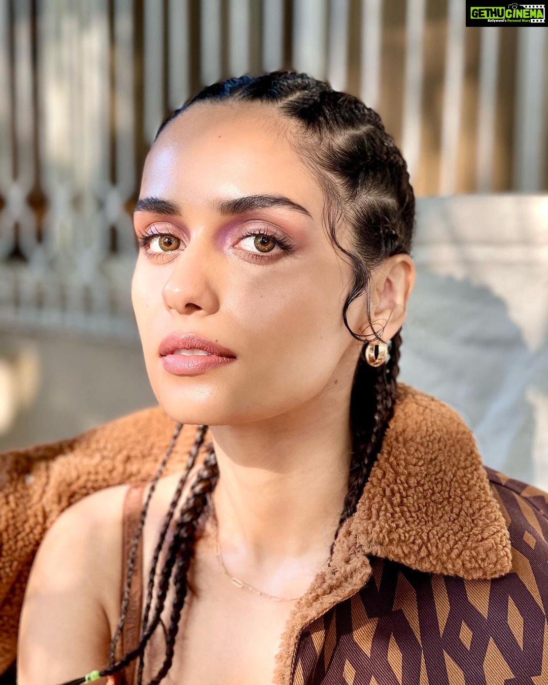 Manushi Chhillar Instagram - Issa Vibe 🤎🤎 Should we try these again??