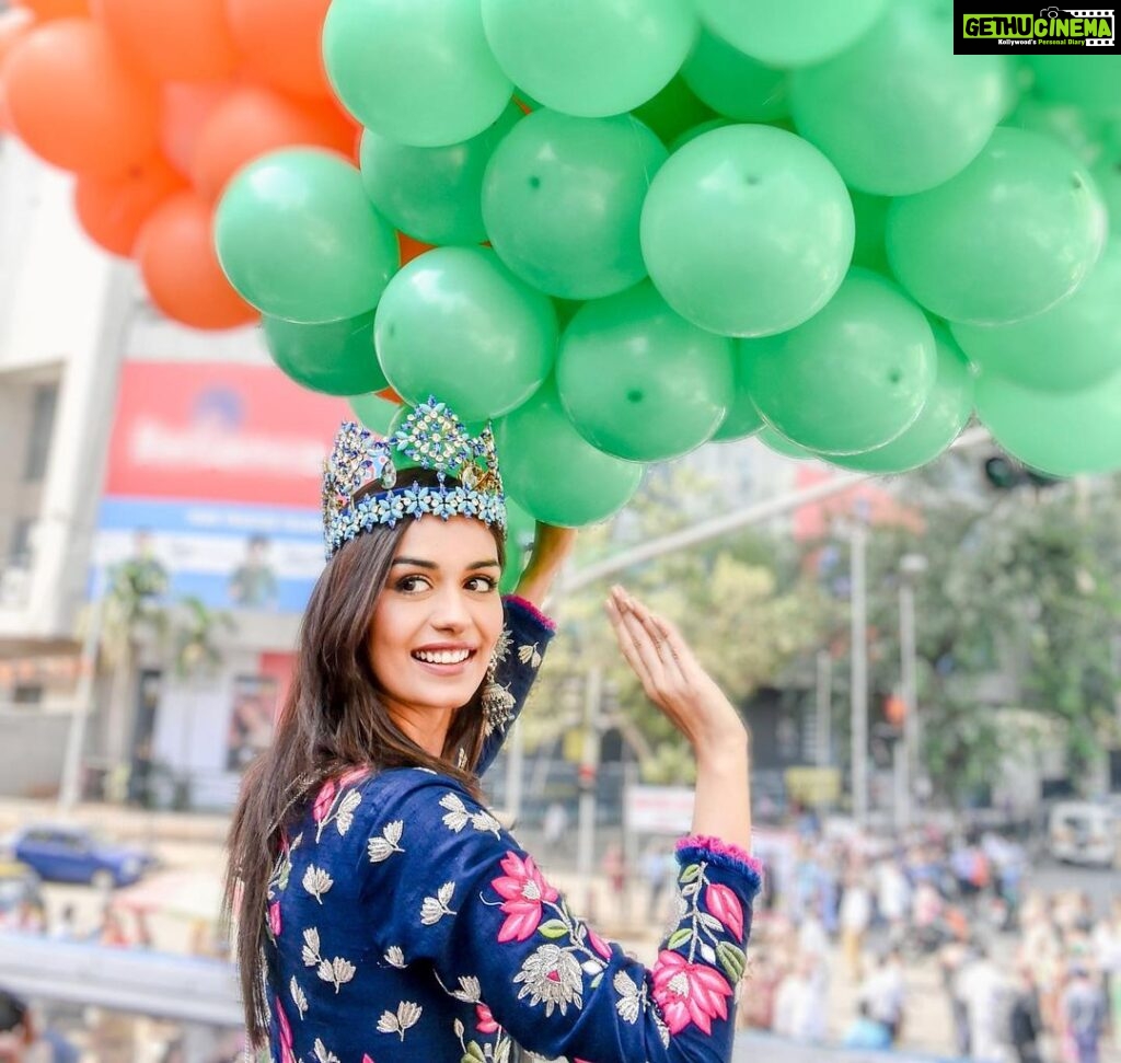 Manushi Chhillar Instagram - Five years of the day that changed my life forever Five years of service, love and a journey that’s only given me the best of memories ❤️❤️ Only gratitude today 🙏🙏