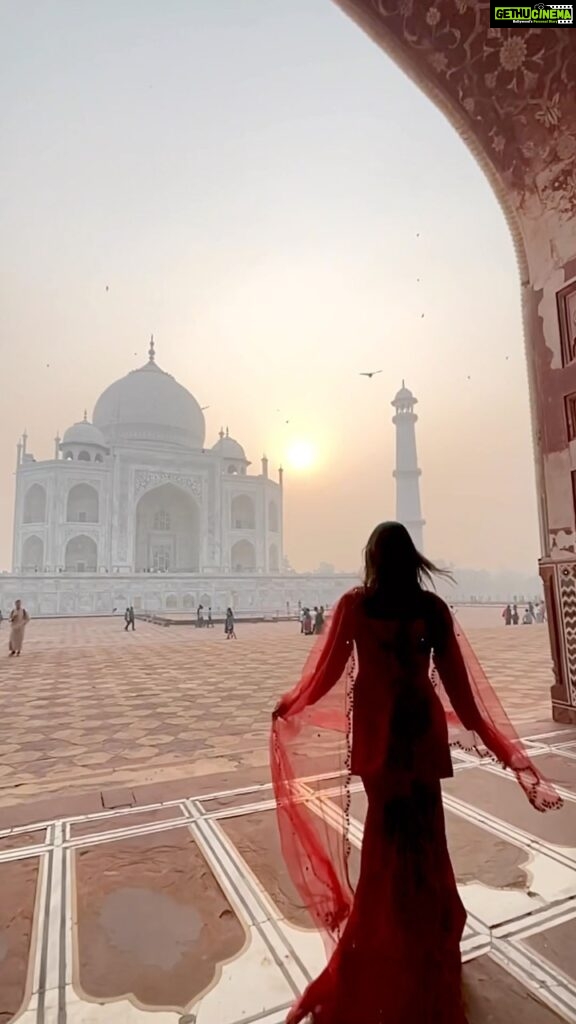 Manushi Chhillar Instagram - Taj 🤍 #TajMahal Agra, Uttar Pradesh