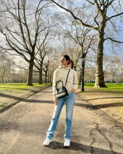 Manushi Chhillar Instagram - Evening walks 🌳🌿