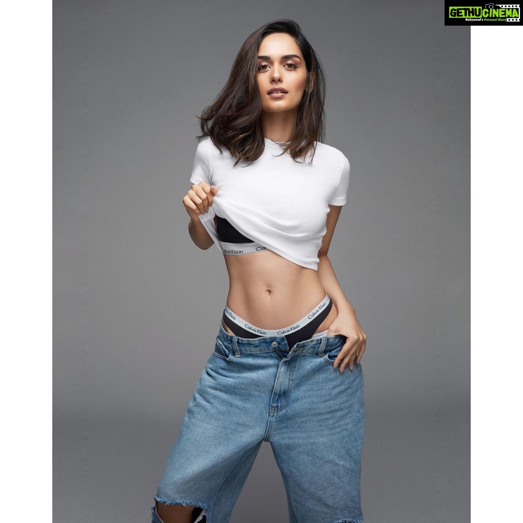 Manushi Chhillar Instagram - 🖤🖤 . 📸 @rahuljhangiani 💄 @namratasoni 🖤 @sheefajgilani