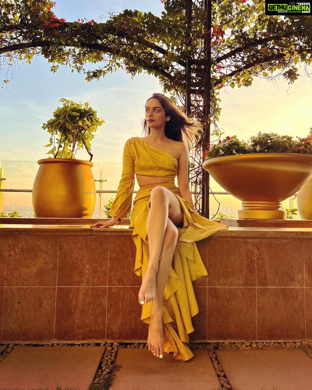 Manushi Chhillar Instagram - Sunset paints thy sky 🌇