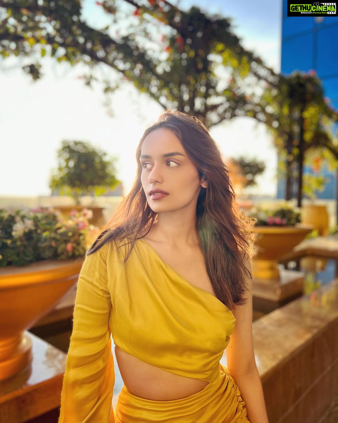 Manushi Chhillar Instagram - Sunset paints thy sky 🌇