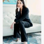 Manushi Chhillar Instagram - Suited up 🖤🖤