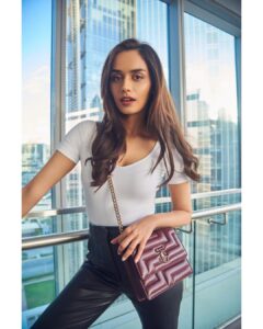 Manushi Chhillar Instagram - Day with @jimmychoo ✨

#JimmyChoo #FridayVibes #Collab