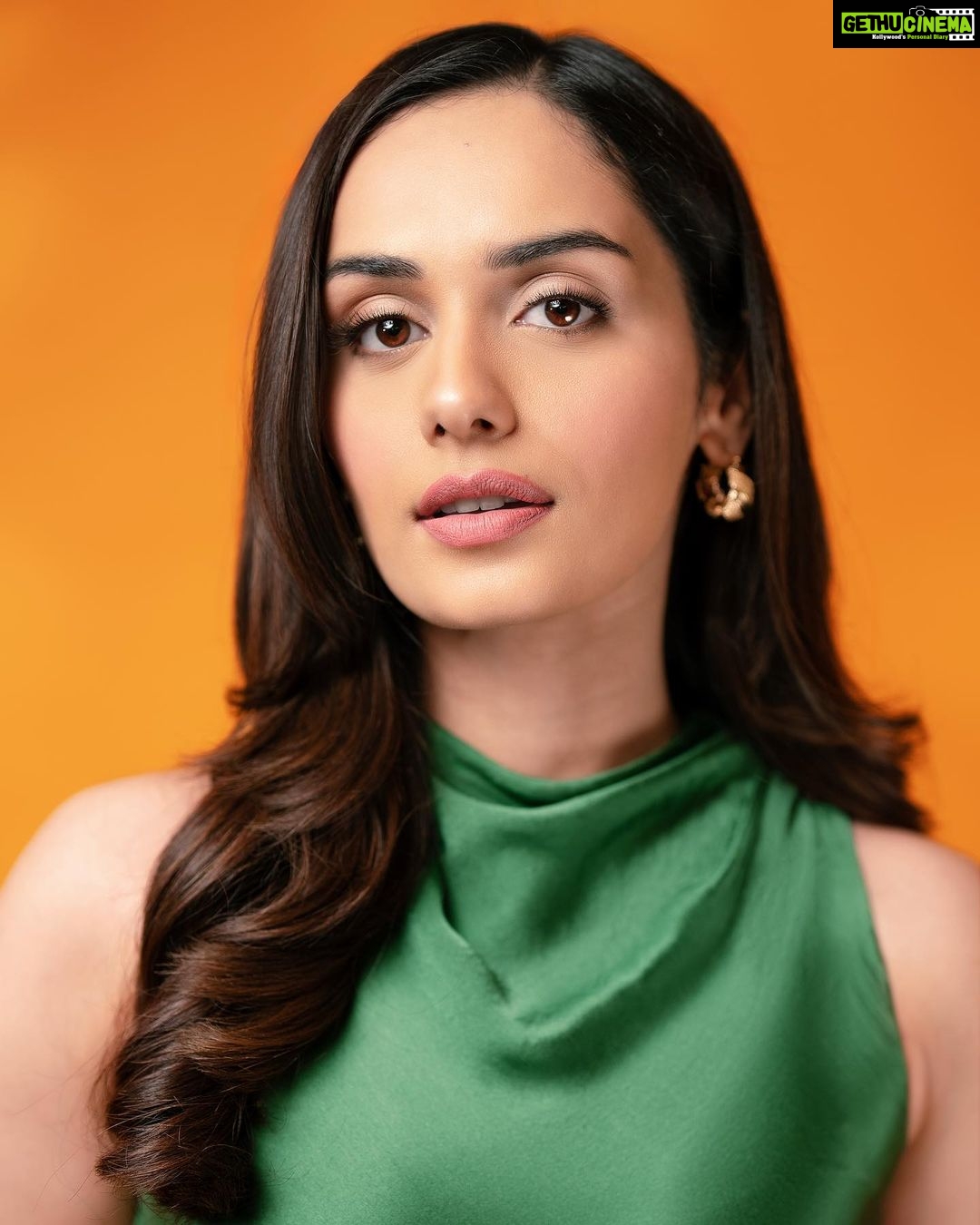 Manushi Chhillar Instagram - Living life in full color 🎨