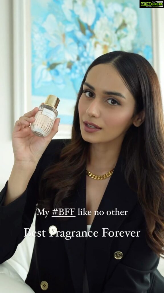 Manushi Chhillar Instagram - My ultimate BFF, Luxury fragrance #DesertEden by @esteelauderin - the one who does it and knows it all ✨ #BestFragranceForever by forever fav @esteelauderin With the goodness of floral and woody notes, this #fragrance gives me the best of both worlds and surrounds me with a warm luminous aura! 🌸 Head to @mynykaa to find your BFF 😉 #EsteeLauder #EsteeLauderIndia #EsteeGlobalAmbassador