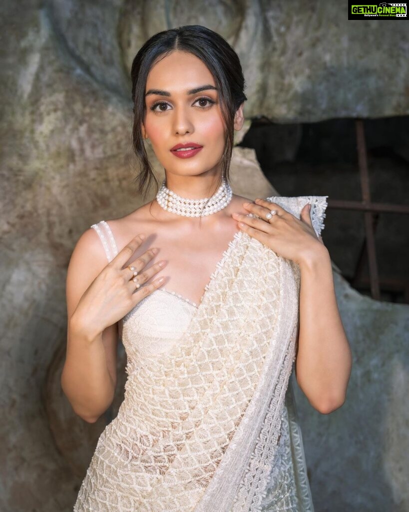 Manushi Chhillar Instagram - Every Saree tells a story, can you read mine? 🤍