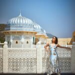 Manushi Chhillar Instagram - A palatial haven of sheer beauty and opulence 💙🩶💙🩶 @theleelapalace_jaipur @theleela #theleela