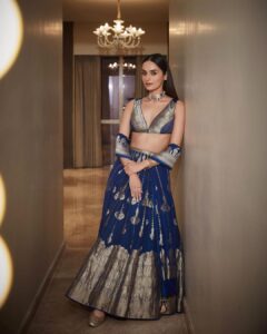 Manushi Chhillar Instagram - 💙💙
#HappyDiwali
🪔🪔