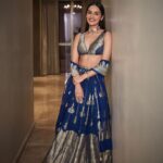 Manushi Chhillar Instagram - 💙💙 #HappyDiwali 🪔🪔