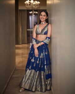 Manushi Chhillar Instagram - 💙💙
#HappyDiwali
🪔🪔