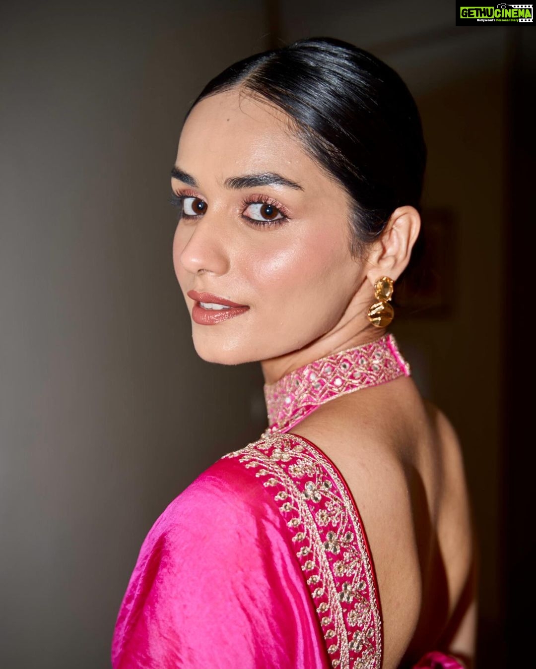 Manushi Chhillar Instagram - 🩷🩷 @mumbaifilmfestival ready!