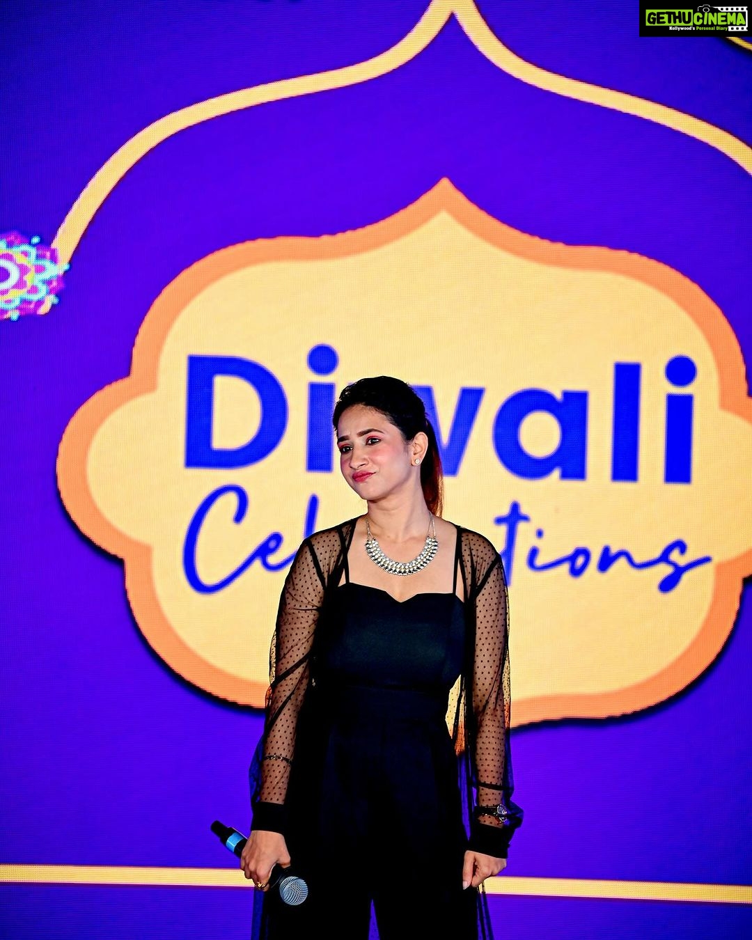 Manvita Kamath Instagram - What an amazing time at the Landmark Group's Diwali celebration! Shoutout to Sucheta for such a memorable event. Grateful to be a part of it! 🙏✨ #DiwaliCelebration #Gratitude #MemorableMoments . . @landmarkgroupofficial @itssucheta @bbenindia @missmomo.in @sowmya.sk