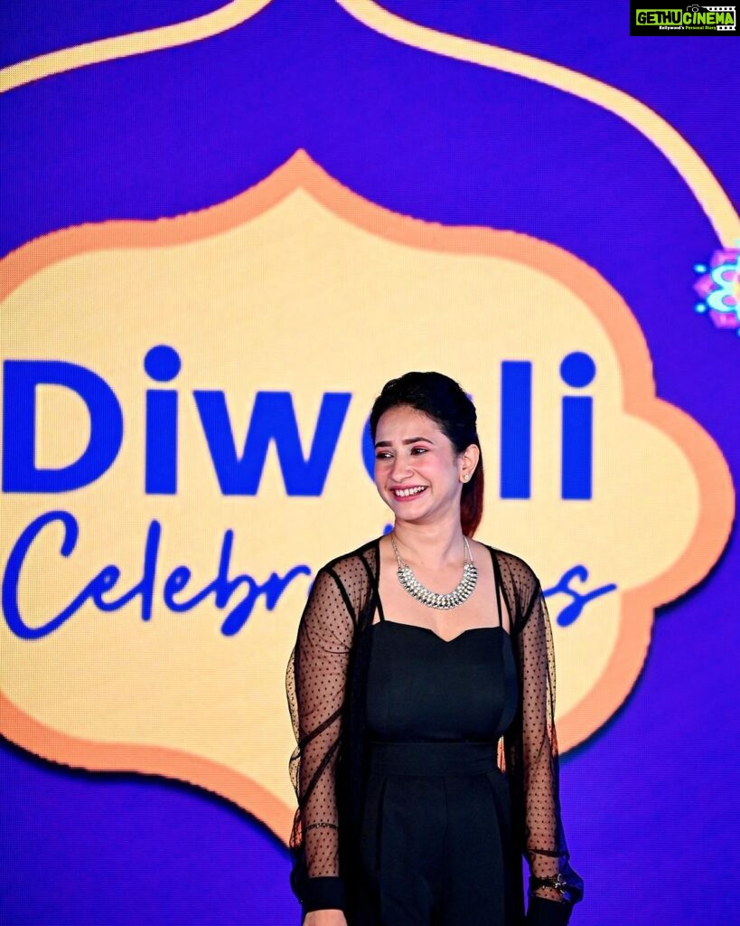 Manvita Kamath Instagram - What an amazing time at the Landmark Group's Diwali celebration! Shoutout to Sucheta for such a memorable event. Grateful to be a part of it! 🙏✨ #DiwaliCelebration #Gratitude #MemorableMoments . . @landmarkgroupofficial @itssucheta @bbenindia @missmomo.in @sowmya.sk