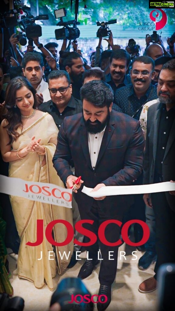 Mareena Michael Kurisingal Instagram - The Garden City becomes the Golden City. Josco Jewellers unveils its grand new world-class showroom in Bengaluru, Dickenson Road, on 5th Nov, 2023. Inauguration by film actor Mohanlal & actresses Ms.Ashika Ranganath & Ms.Mareena Michael. #joscojewellers #josco #mohanlal #thecompleteactor #bengaluru #banglore Commercial Street Bengaluru
