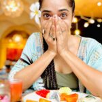 Masoom Shankar Instagram - Peace within, I look for! Do you? P.S. Finally catching my break✨ . . . #masoommusafir #nofilter #maasoomshankar #solotravel #vacay #goa #breakfastlover W GOA