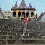 Maulika Patel Instagram - दो पल की ज़िंदगी से एक उम्र चुरानी है| 💫 P.c: @chinni_suji09 📸 #ishqebanaras #banaras #traveldiaries #love #travel #ghat #boatride #sukoon #gangaaarti #harharmahadev #vibes #belief #hostellife #hostelstay #gosolo #solotravel #peace #strangersbecomingfriends #spreadlove #spreadpositivity #ilovemyblessedlife💕