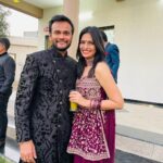 Maulika Patel Instagram - Hey Birthday Man 👨🏻 @dharak8079 🍻 Yaara You know you are a family ♥️ A friend who is remembered by her family before a friend 😃 What can i say about our bond, one incident can express everything i guess, you know I had tears in my eyes on your wedding day 🥺😂 “मेरा दोस्त गया” 😜 But fortunately You Got Mittu 😘 @mit911patel 🤗♥️ Lucky You ♥️ હમણાં જ આવીને ગયો એટલે તારી બહુ યાદ નથી આવતી 😒 બસ જતો હતો ત્યારે સમય ઓછો પડ્યો 🥺 We are damn lucky that we spent a great moments together 🤗 I wish you achieve everything you want and shop more nd more for me 😜 More love & happiness to youu Darlingg 🤗♥️ Cheers to our forever Friendship 🍻 Happy Wala birthday 🎂🎉