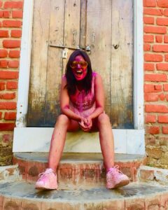 Maulika Patel Instagram - होली 🌸 “रंगो से भरी ख़ुशियों वाली होली “ #festival #holi #colors #friends #celebration #ritual #play #dance #rangbarse #bhang #happiness #pushkar #pushkarholi #blessings #ilovemyblessedlife💕