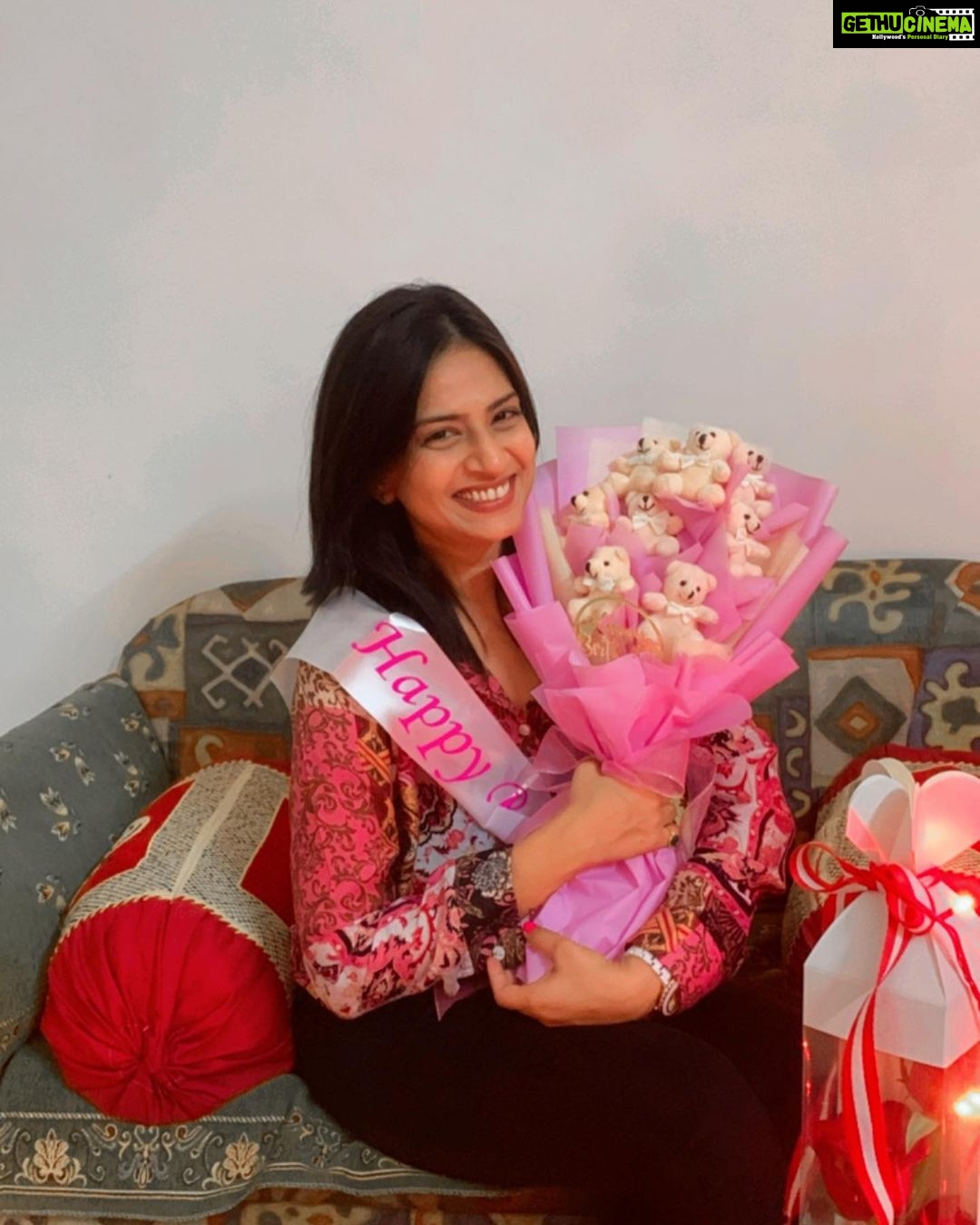 Maulika Patel Instagram - Love love & loveeee ♥️ So blessed to have around people who truly loves me 🤗 Met My 2nd parents After 3 years 🎁 @sharad1675 @menayana123 🤗 #hapinessoverload 😃 Thank you each & everyone for your birthday wishes by your presence or calls or msgs or social media ♥️#soblessed દિલ થી Thank you for celebrating My day @brp_1959 @alkapatel924 @imneepa25 @jackpatel @almaari_by_kranti @vekariyakavya @gaurangvekariya @harshshaah @jankishah201 @iamallokrthakar @dhimir.pipavat @aanchalshah21 @jaymeetshah @kuntalamarhansh @thatschetan @k.shayna 🌸 #birthday #birthdaygirl #love #family #friends #littlelove #life #ilovemyblessedlife💕