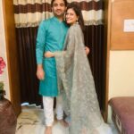 Maulika Patel Instagram - Happy Rakshabandhan To All My Brothers 📿 Don’t worry I will take care of you all 😜 Just one Dhamki Please improve this year 🤣 #tomandjerry #brothersisterfights #brothersisterlove #friends #family #lifelonglove It’s like a dream to tie a rakhi by my self not via courier @kavalp @digitalrockstar 😮‍💨 Missed you @kewalt77 @bhagyeshonline 💫