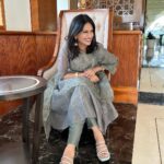 Maulika Patel Instagram - दिल से निकली हुई मुस्कुराहट और उसी मुस्कुराहट से किसी के दिल को जितना आसान है, पर दिल से मुस्कुराना...!!! #justathought #behappy #staypositive #spreadhappiness #spreadsmiles #spreadlove ♥️