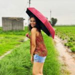 Maulika Patel Instagram – “ Can’t keep calm It’s monsoon ☔️ “ 

What A Day-out Plan 😃

@origin_of_lafcadio 🤗

Happy Us 🤘🏻

@jimesh__patel 
@pa_re_acting 
 
Video credit is must 😃

@origin_of_lafcadio @pa_re_acting 

Adding more happy memories 💫

#rain #roadtrip #dayout #picnic #sundarpur #nature #beauty #harharmahadev #sapteshwarmahadev #friends #monsoon #music #dance #food #bond #love #friendship #ilovemyblessedlife💕
