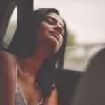 Maulika Patel Instagram – एहसास 💫

मीठी मिट्टी की महक, ठंडी हवा, बूंदें ,बारिश के आने का इंतेज़ार और फिर प्यार में पड़नेका एहसास ।

Captured by : @dhruvofficial94 @lastcover2018 📸

#monsoon #Favouriteseason #weather #Rain #soil #love #ilovemyblessedlife💕 Gandhinagar, Gujarat